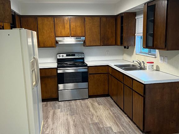 3rd image of 84 Tashmoo St