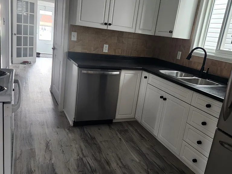 5679 Desson Ave — Photo 3