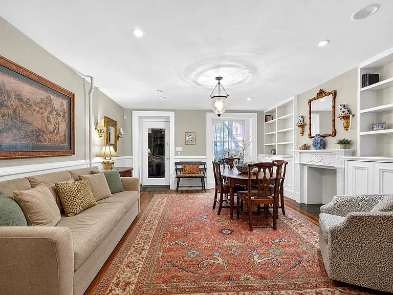 1009 Garden St — Photo 4