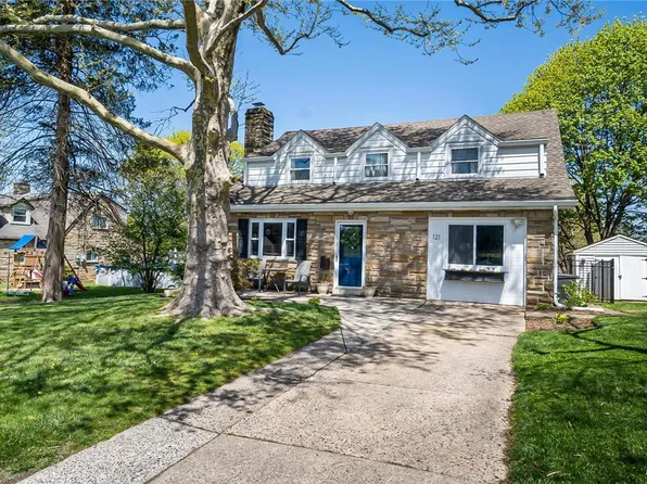 121 Eagle St, Emmaus, PA 18049