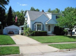 2440 Parkview Dr, Cuyahoga Falls, OH 44223