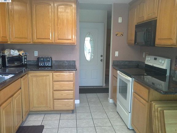 2nd image of 2205 Old Creek Cir