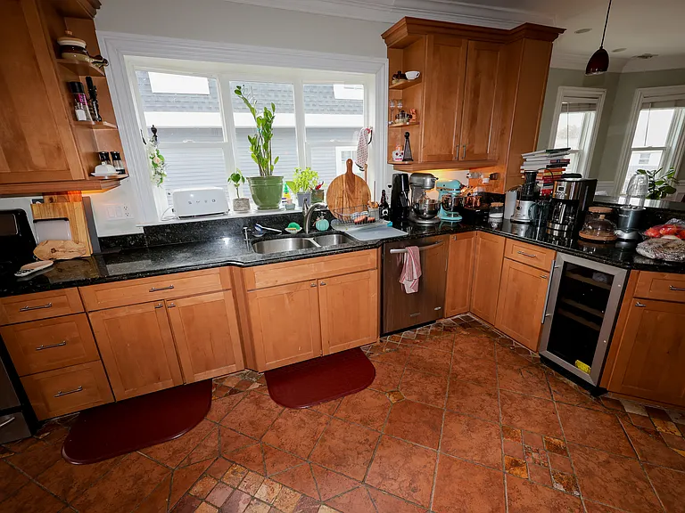 55 Hobart St #2 — Photo 8