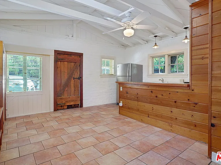 21652 Encina Rd — Photo 3