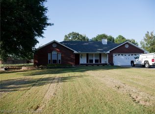 1702 Nixon Rd, Lavaca, AR 72941