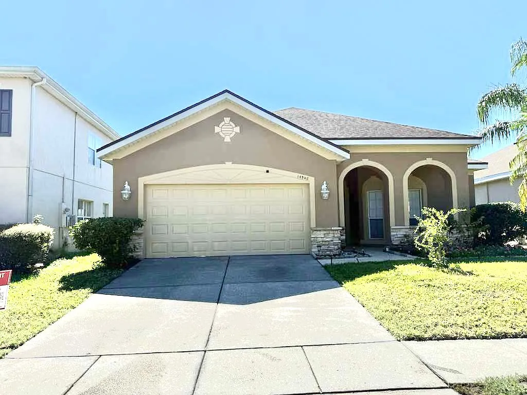 3 bed, 1862 sqft, $2,500 — Photo 2