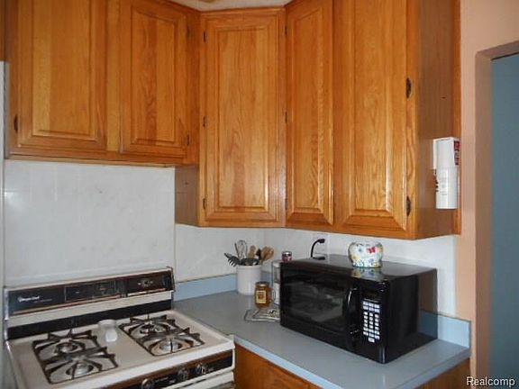 4th image of 5813 Herbert St