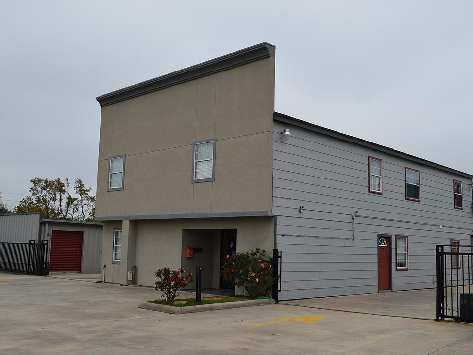 Residence on second floor of Regal Self Storage