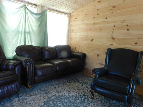 4th image of 1023 Delaware Dr