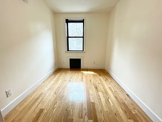 Rented by Garfield Realty  | media 8