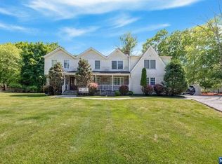 52 Algonquin Trl, Oakland, NJ 07436