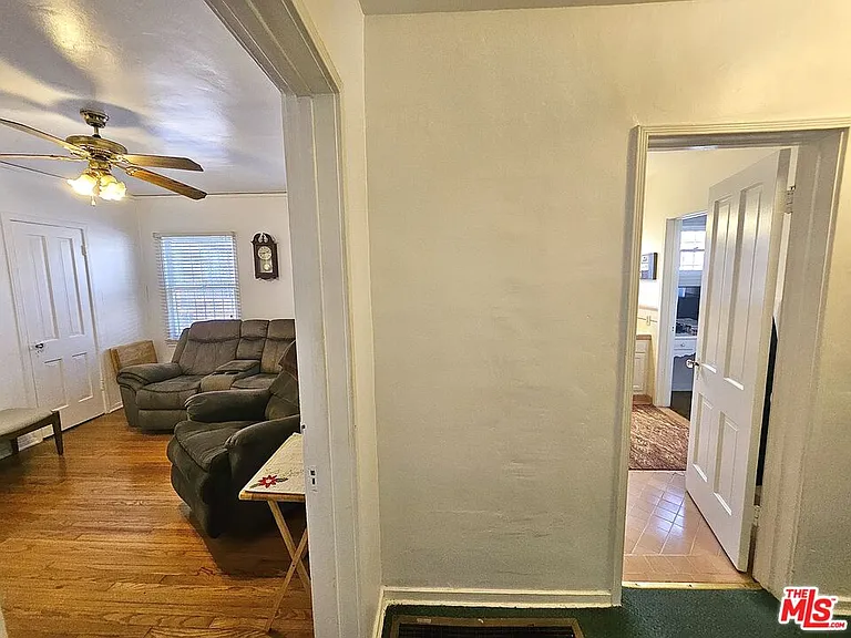 2211 W 78th Pl — Photo 41