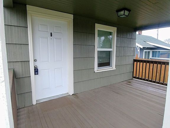3rd image of 3215 Kauffman Ave