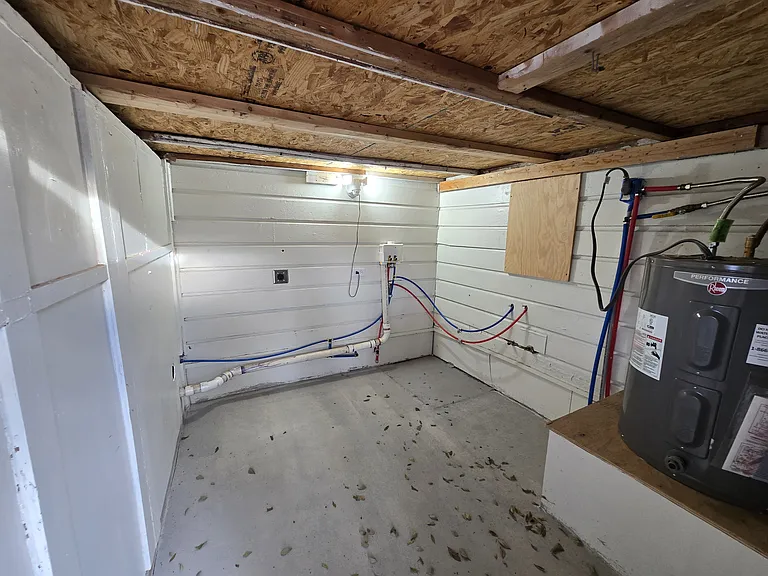 809 Elmwood Dr — Photo 12