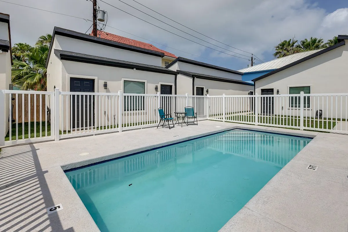 1 bed, $2,135 — Photo 1
