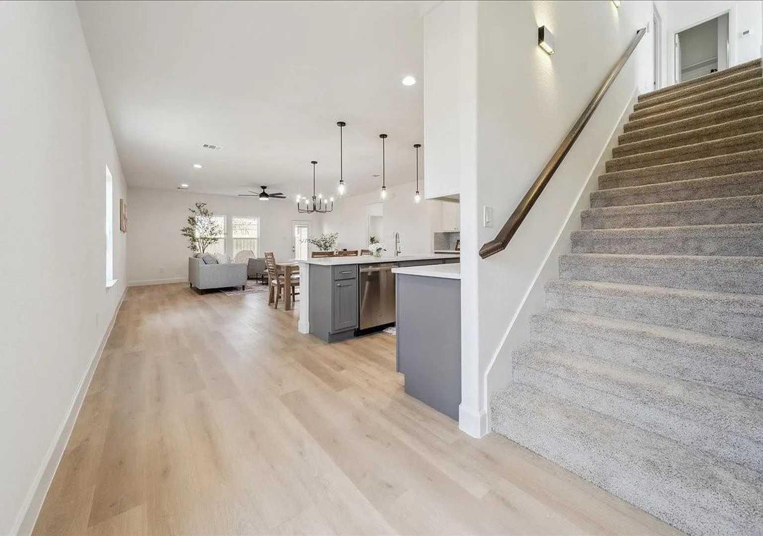 Modern Luxury Meets Fort Worth LivingSophisticated Style, Exceptional Space & No HOA! — Photo 4