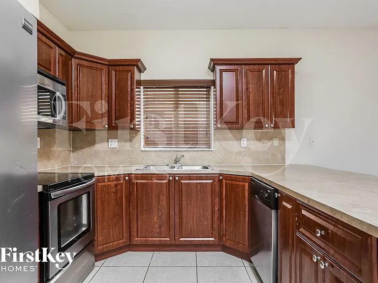 213 SW 15th Pl — Photo 7
