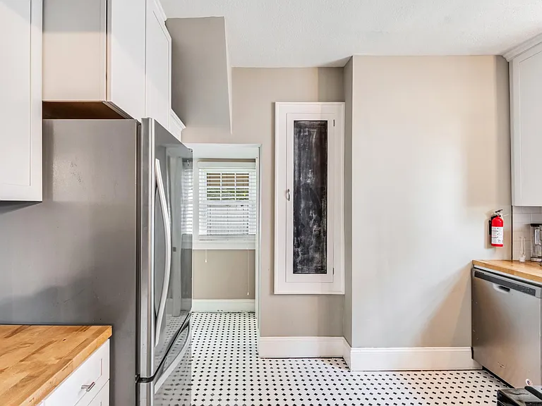 1818 Frazer Ave NW — Photo 9