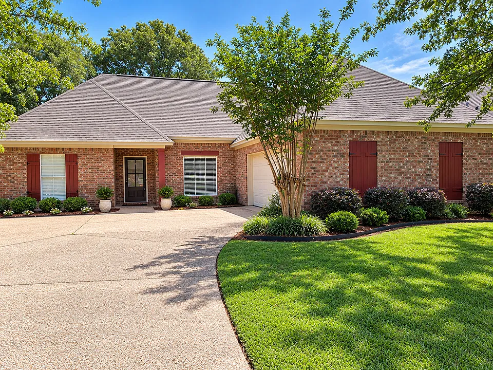 141 Creekside Dr