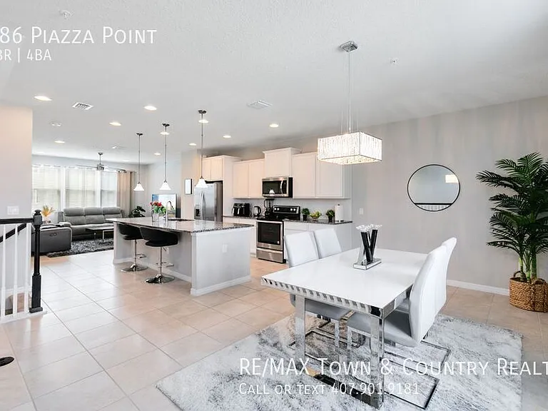 586 Piazza Point — Photo 4