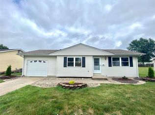 115 Rosewood Dr, Jerseyville, IL 62052
