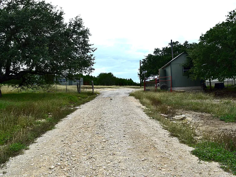 5450 FM 2325 — Photo 41