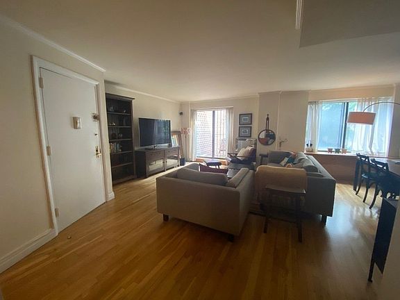 4th image of 414 W 54th St APT 1B