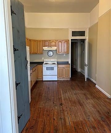 4th image of 312 S Clark St