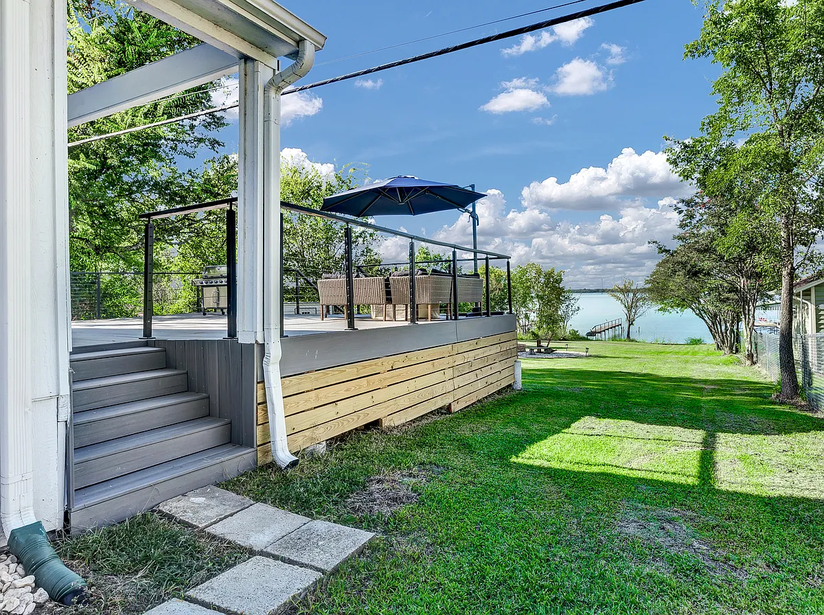 Building Photo - 204 Kenny Dr