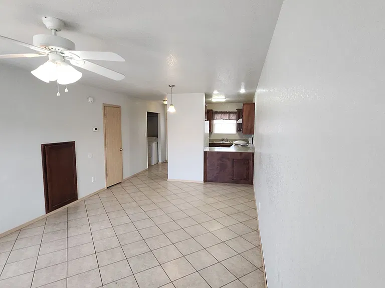 3318 N Detroit Ave — Photo 3