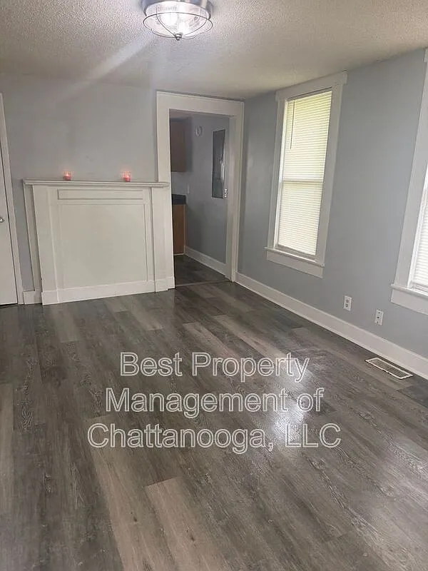 2 bed, 1.0 bath, 756 sqft, $1,295 — Photo 2