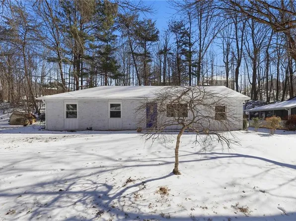 5141 E Butterfield Dr, Winston Salem, NC 27105