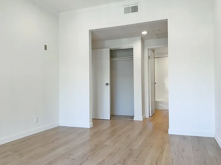 301 S Swall Dr #103 — Photo 12