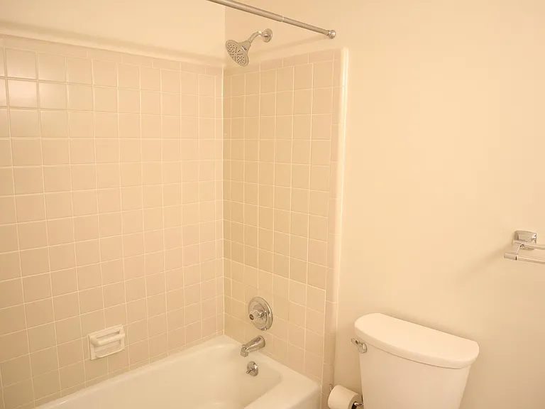2331 Thornhill Rd — Photo 29
