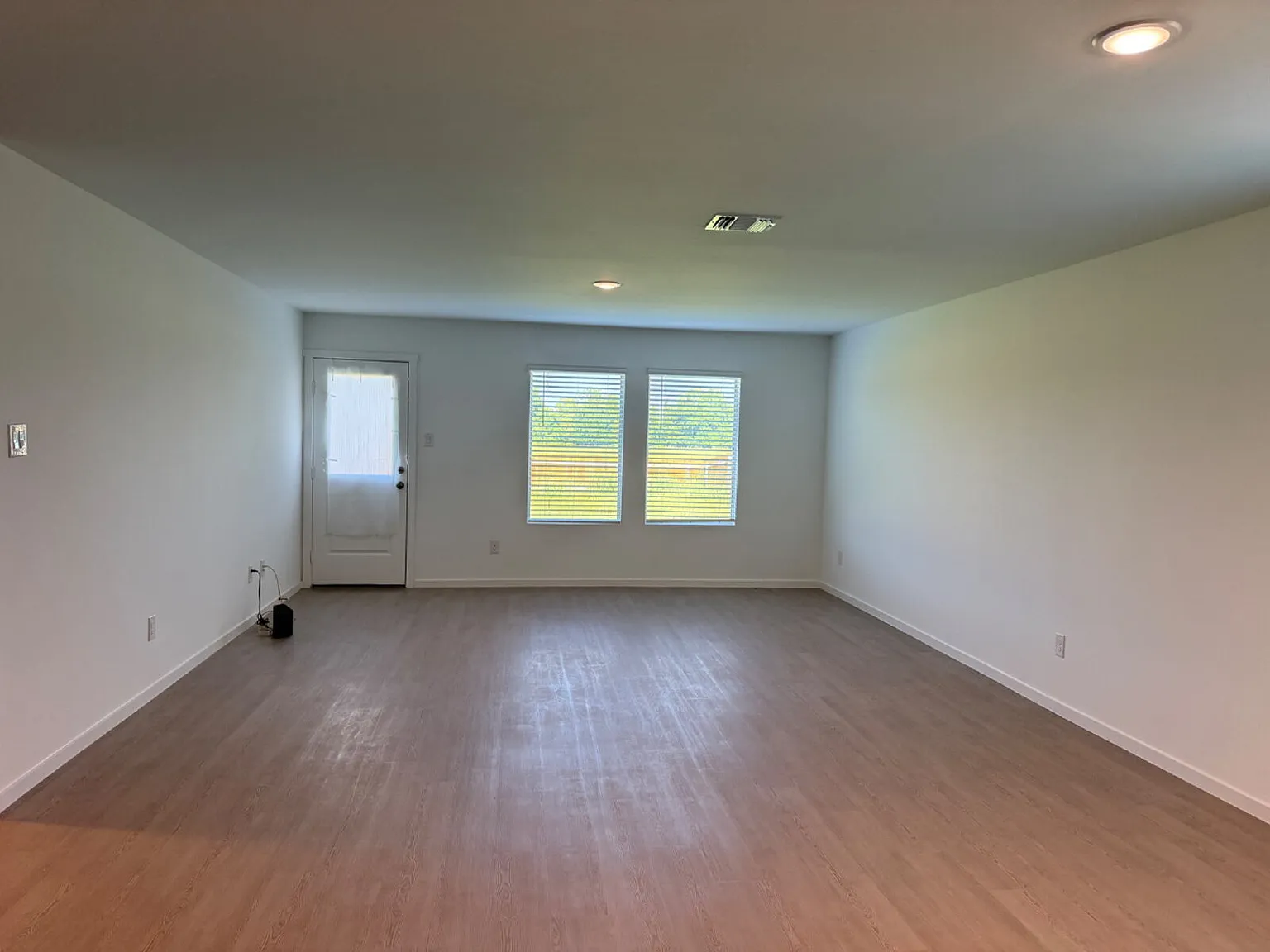 3 bed, 2.0 bath, 1522 sqft, $1,750 — Photo 3
