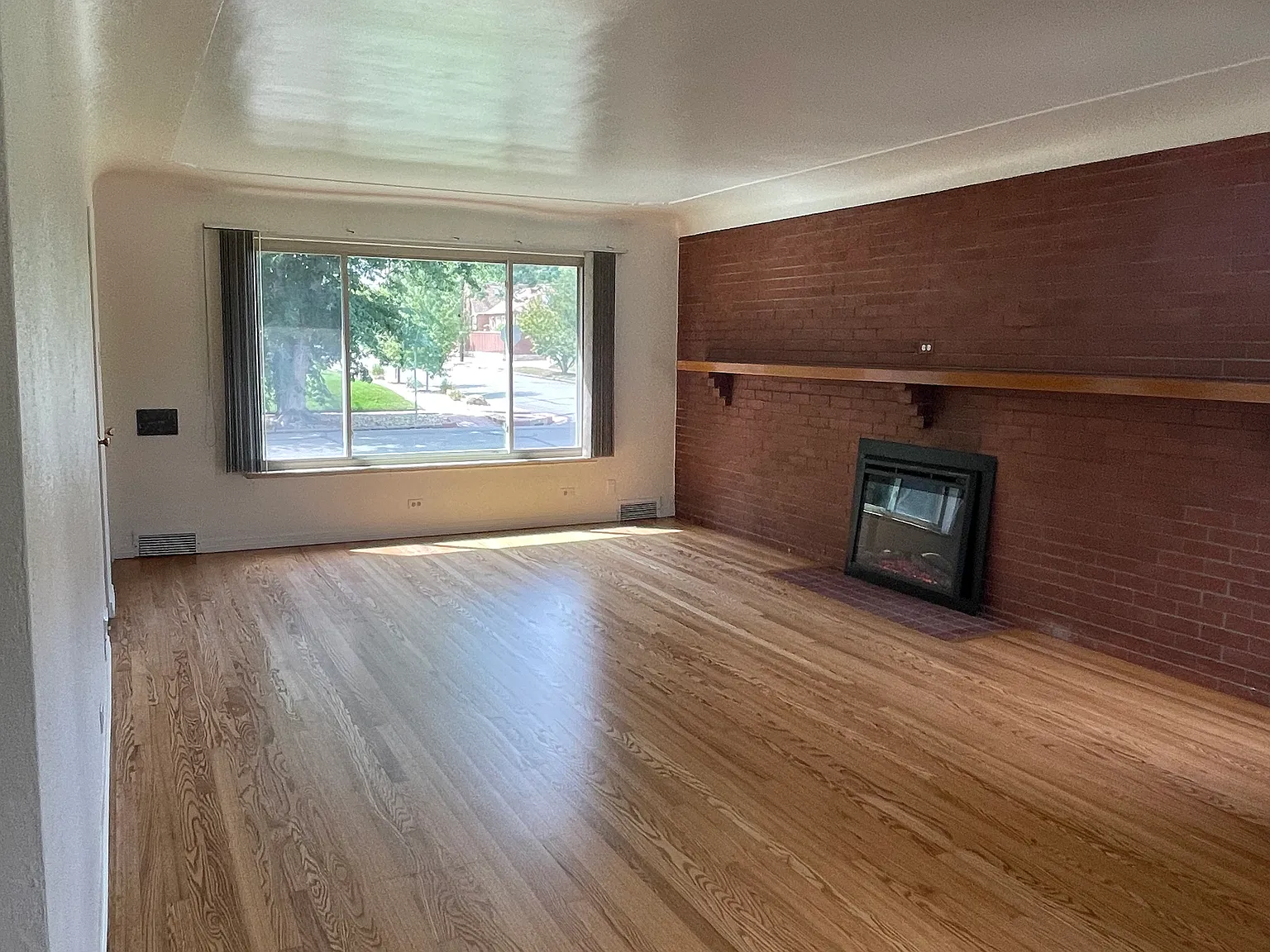 2 bed, 1800 sqft, $3,100 — Photo 2