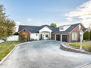 1208 Heritage Hills Dr, Selah, WA 98942