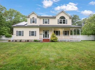 418 Randall Rd, Ridge, NY 11961