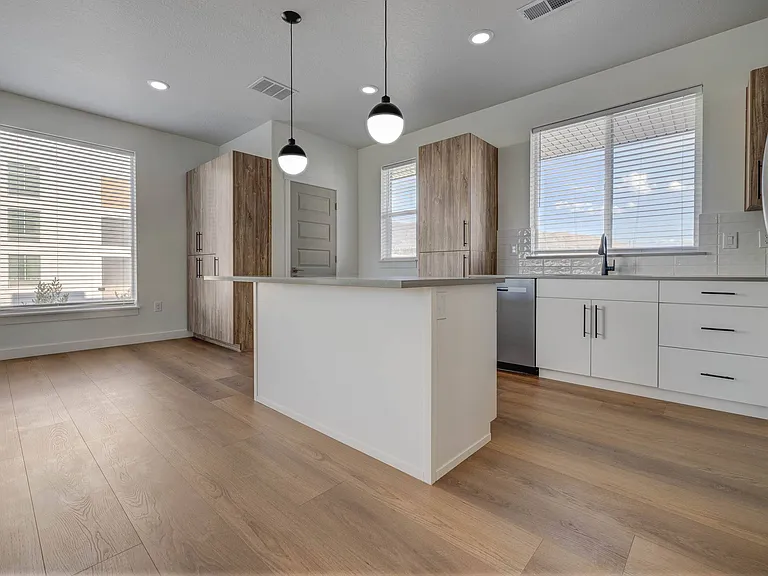 13601 S 600 W — Photo 49