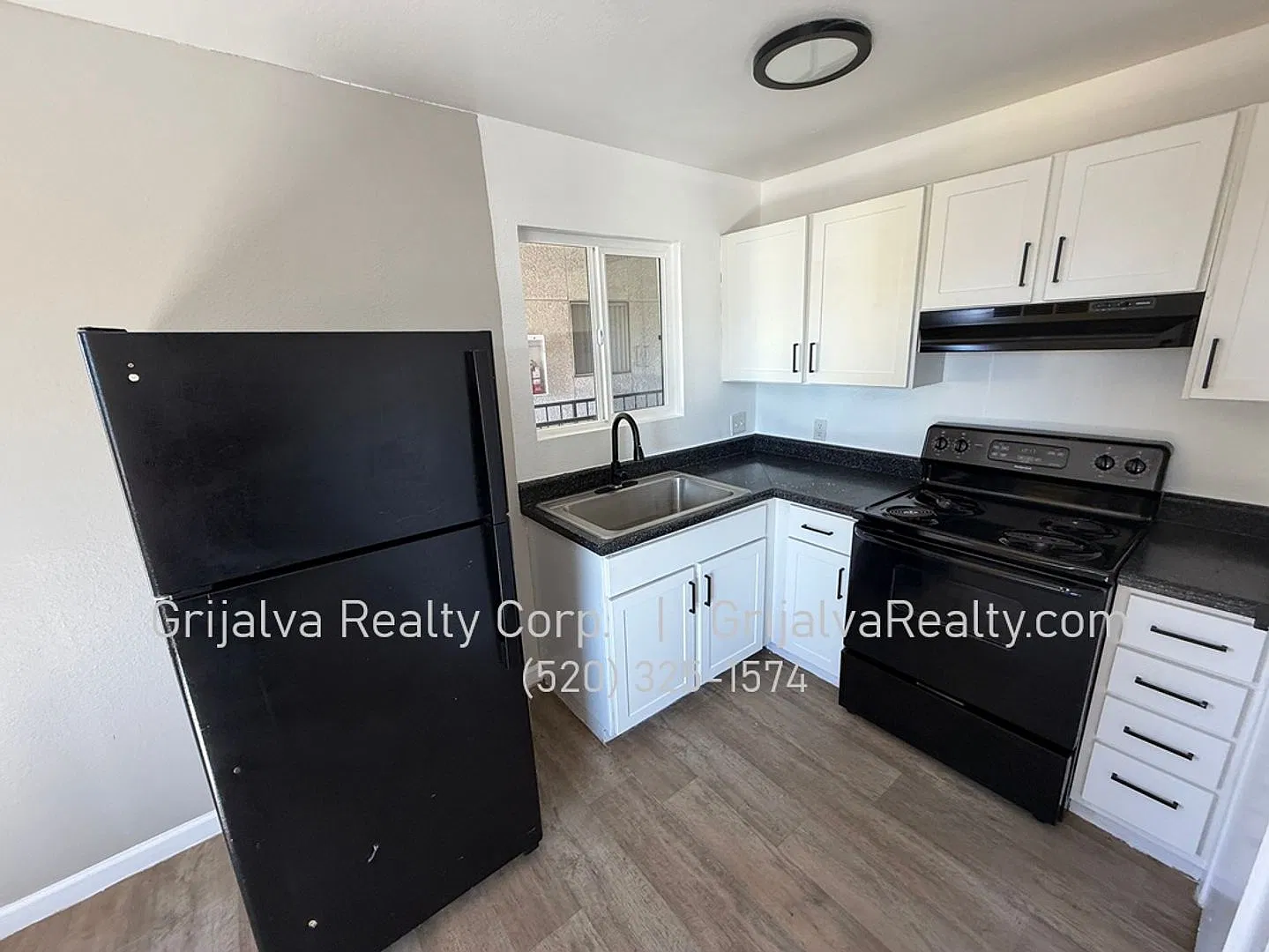 2322 N Elaine Blvd — Photo 4