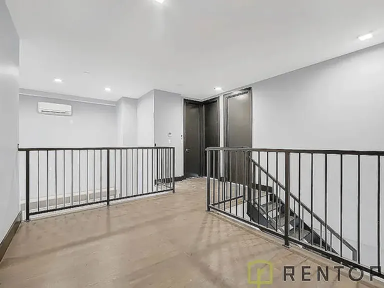 475 Grand St #3C — Photo 5