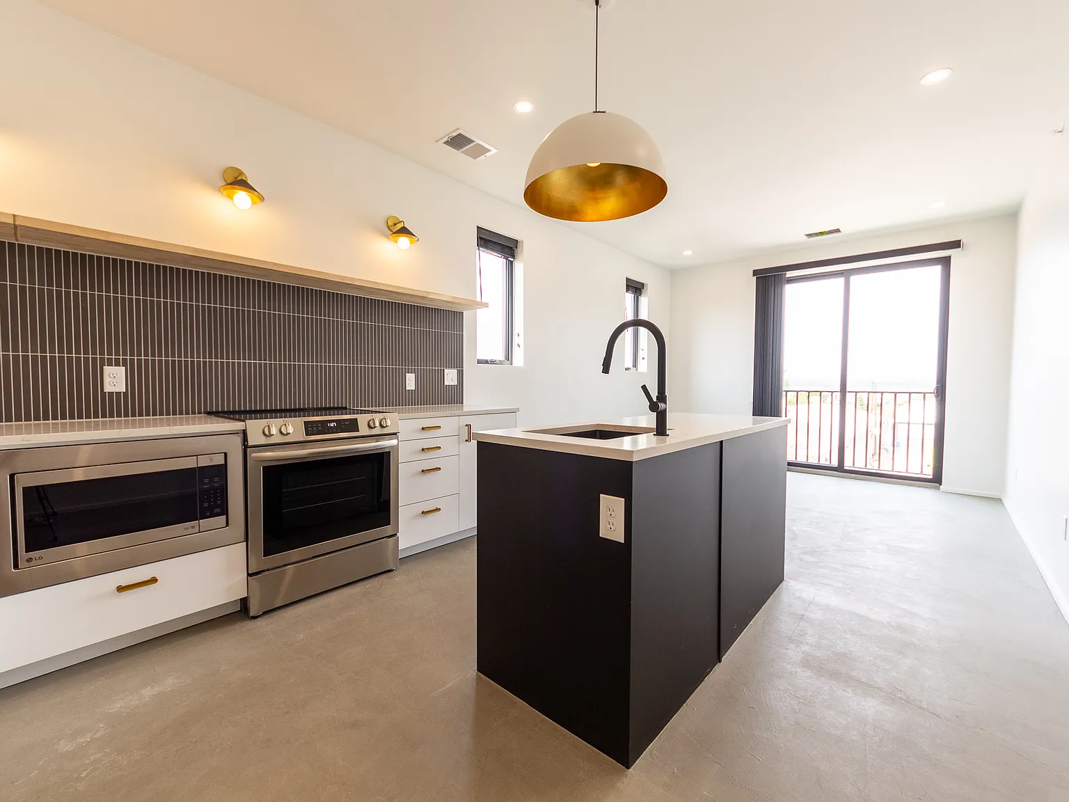 434 Santa Fe Drive - 302 — Photo 1