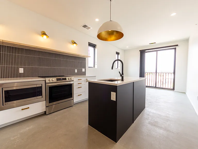 434 Santa Fe Dr #302 — Photo 1