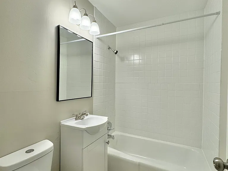 510 Holladay Dr #205 — Photo 3