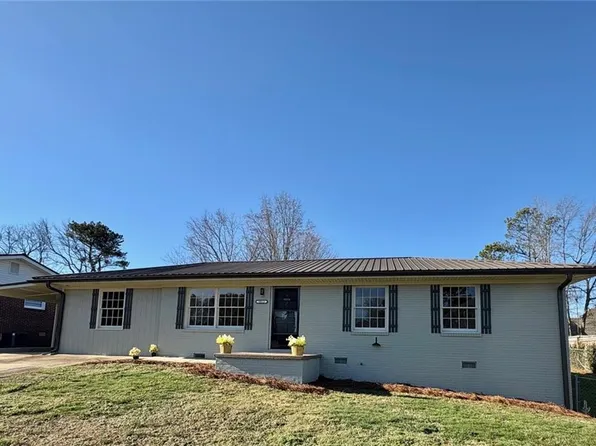 5012 Reed Dr, Oakwood, GA 30566