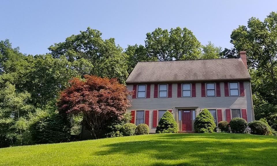 1st image of 1 Jewett Hill Dr