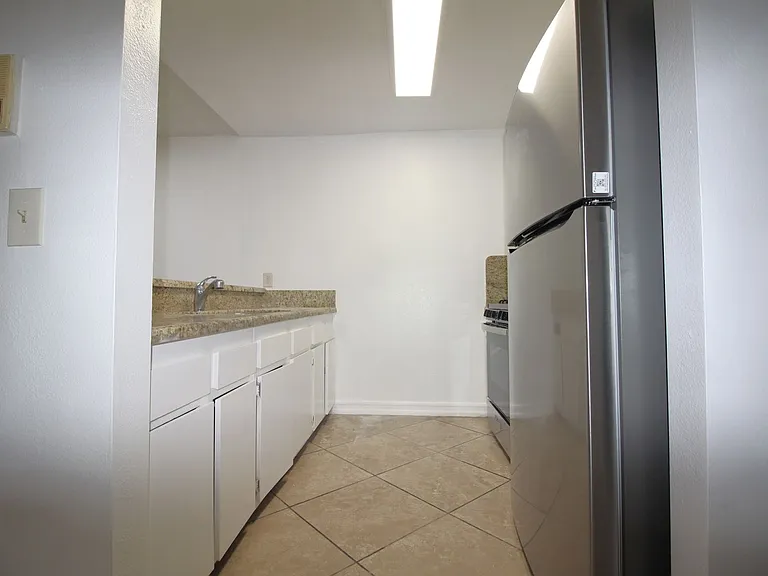 14029 Foothill — Photo 6