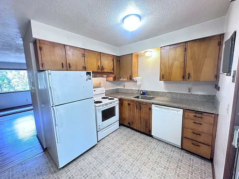 4642 SW Vermont St — Photo 4