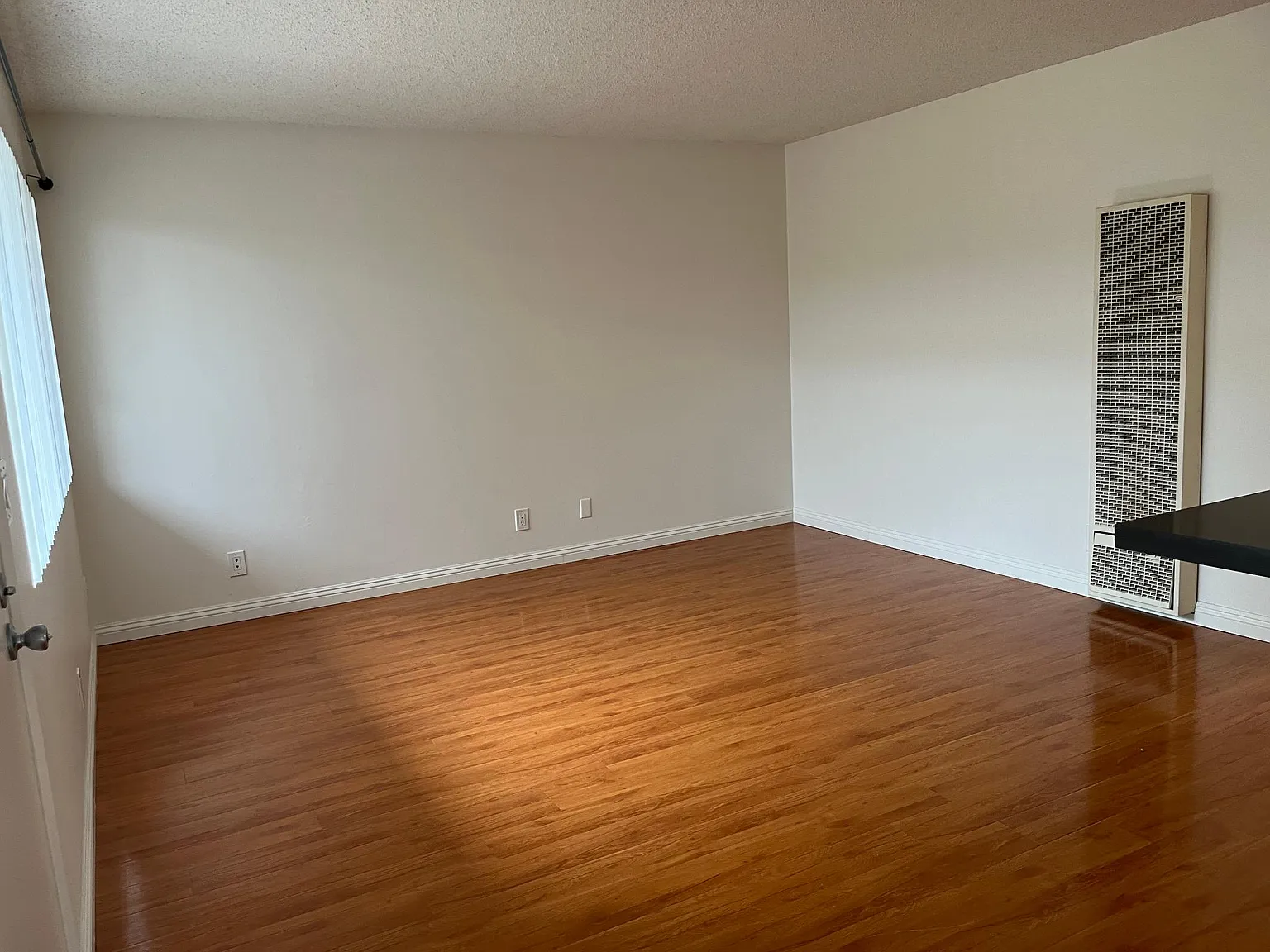 2 bed, 750 sqft, $2,350 — Photo 3