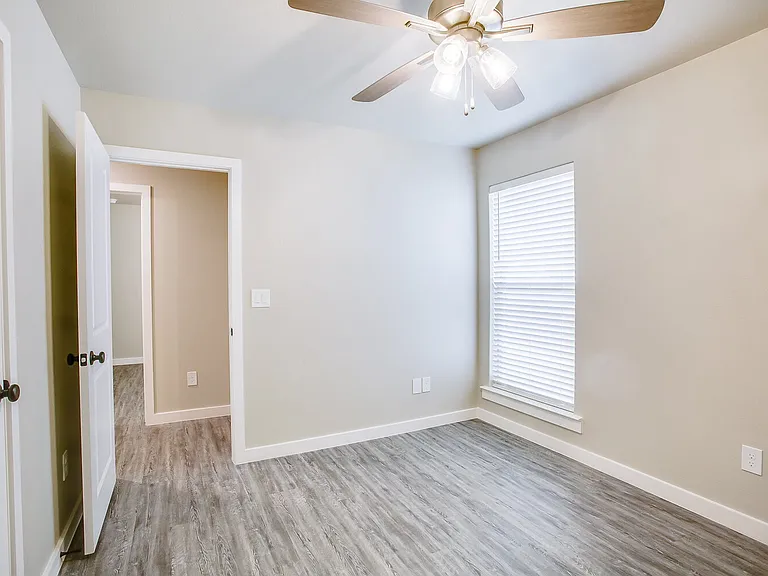 1917 133rd St — Photo 14